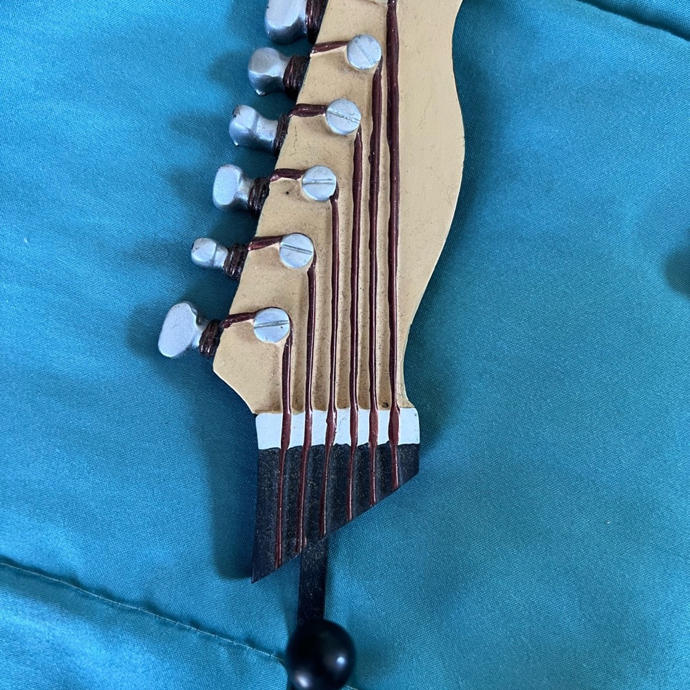 Guitar hooks - Picture 2 of 5